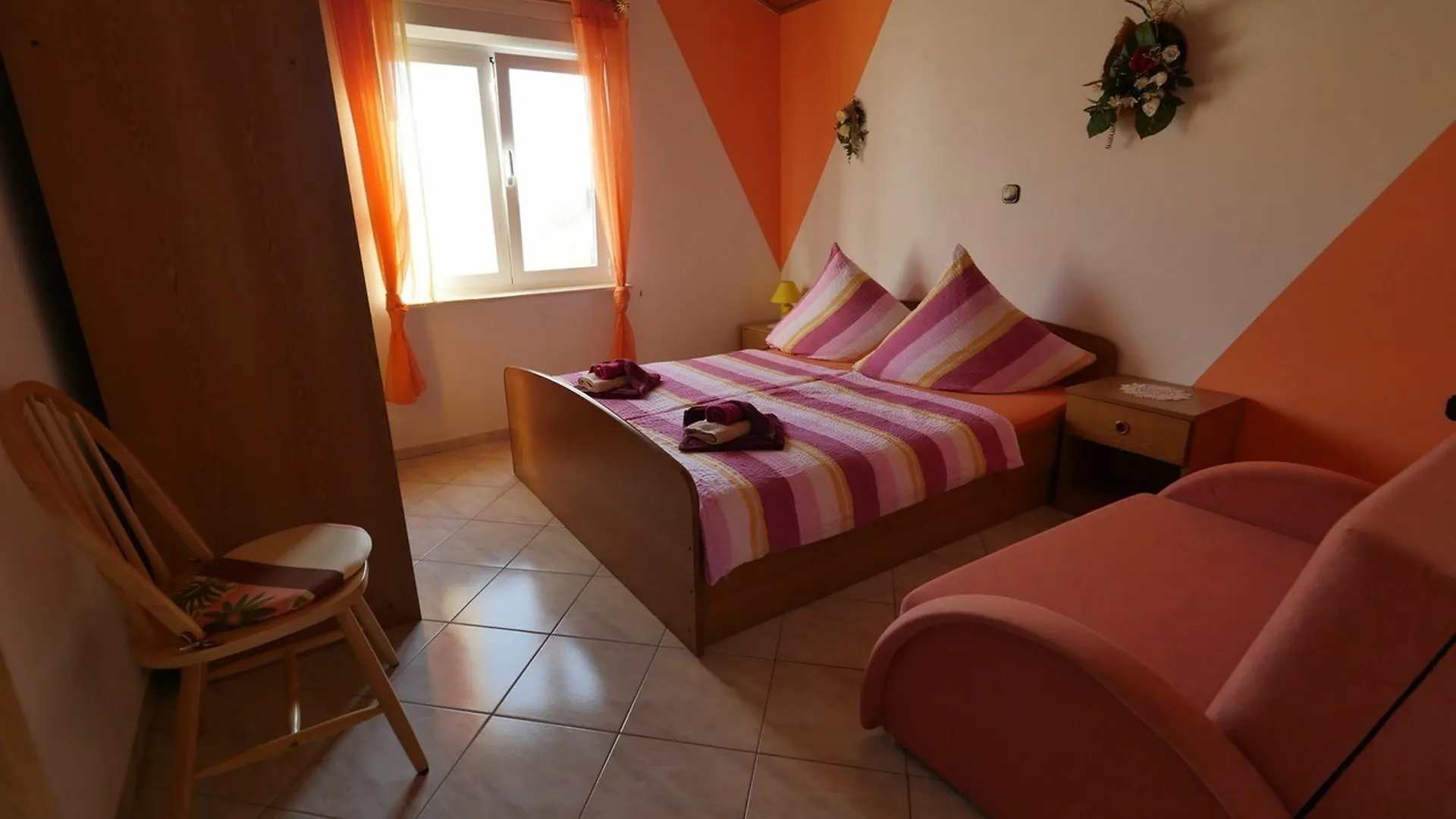 Modern Apartment On The Dalmatian Coast With Terrace, Garden And Sea V Petrcane